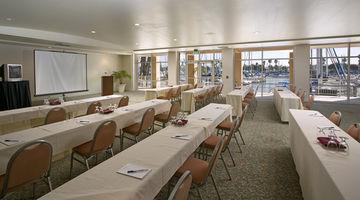 Marina Del Rey Hotel 4*