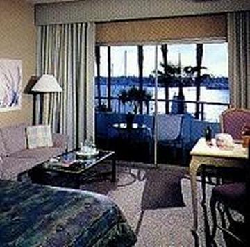 Hotel Marina Del Rey 4*